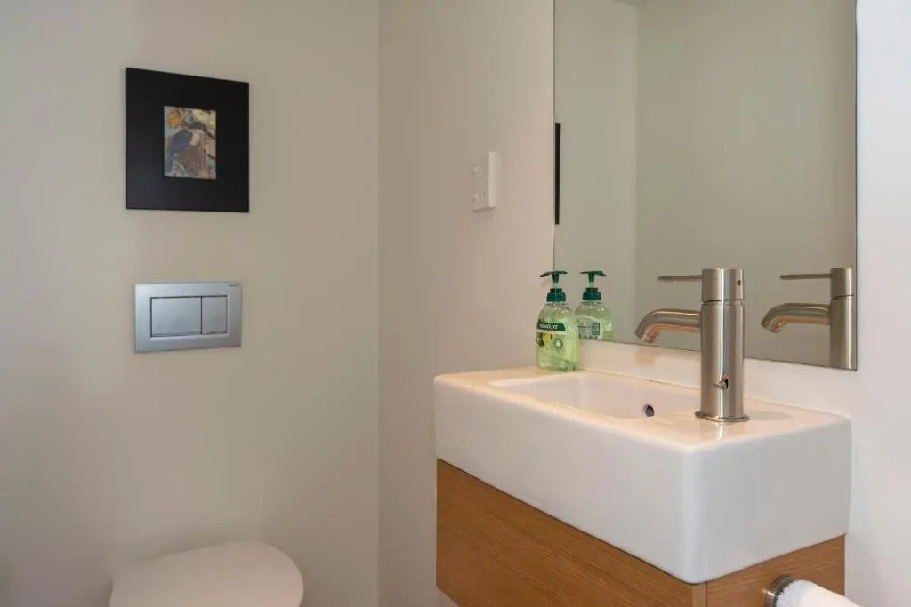 Penthouse 37 - Nelson Waterfront Apartment