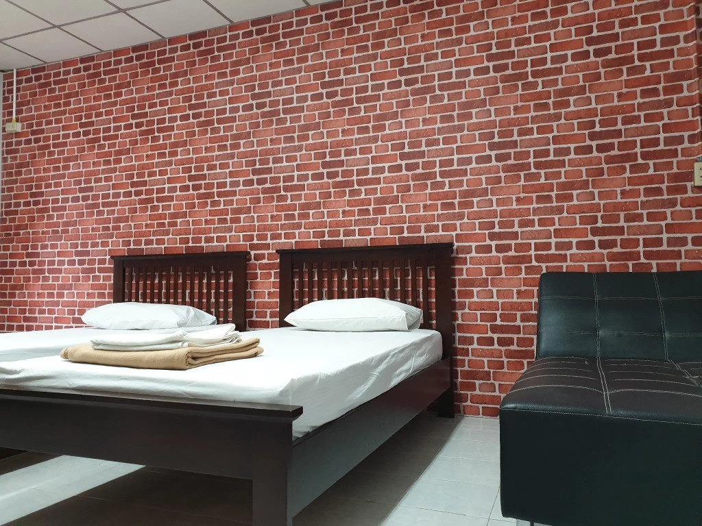 Super Hostel