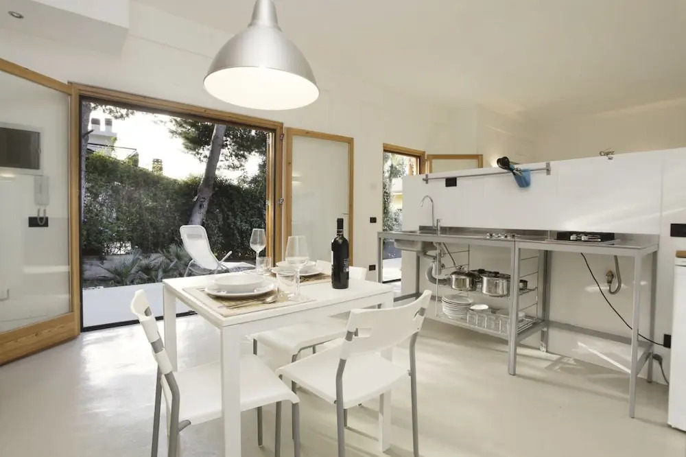 Apartment By The Sea, Max 6 People
