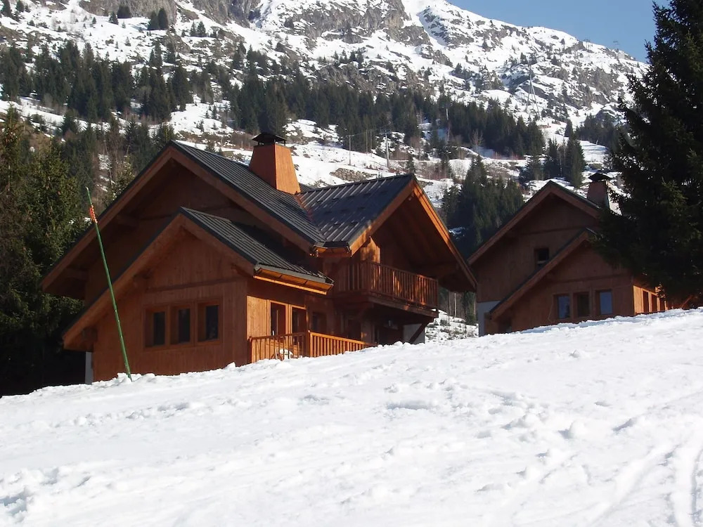 Mountain Chalet, hidden among the trees, with stunning views over lake