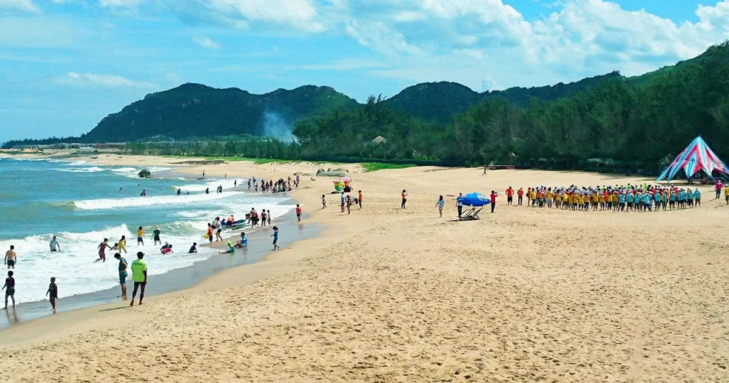 Trân Châu Beach & Resort