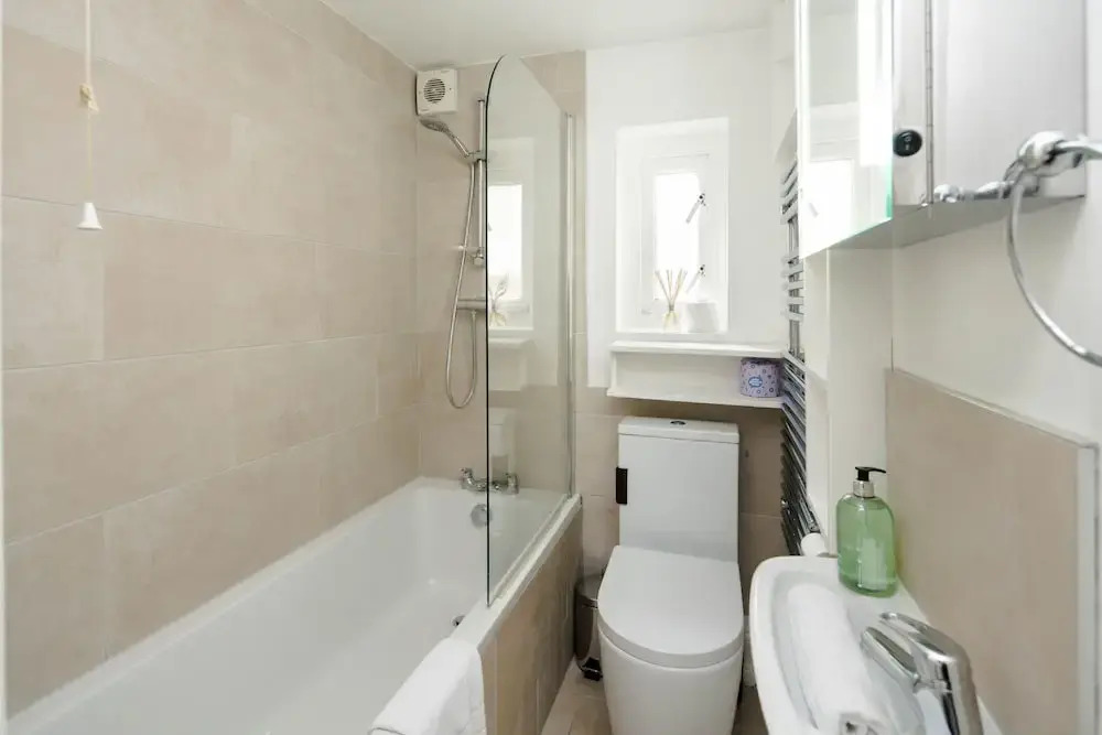 Beautiful Designer Flat in Maida Vale, Sleeps 4