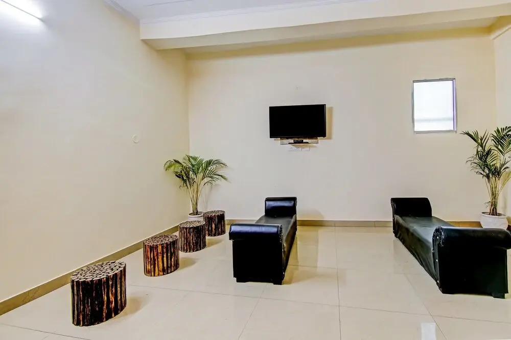 Oyo 47394 Hotel Green Olive
