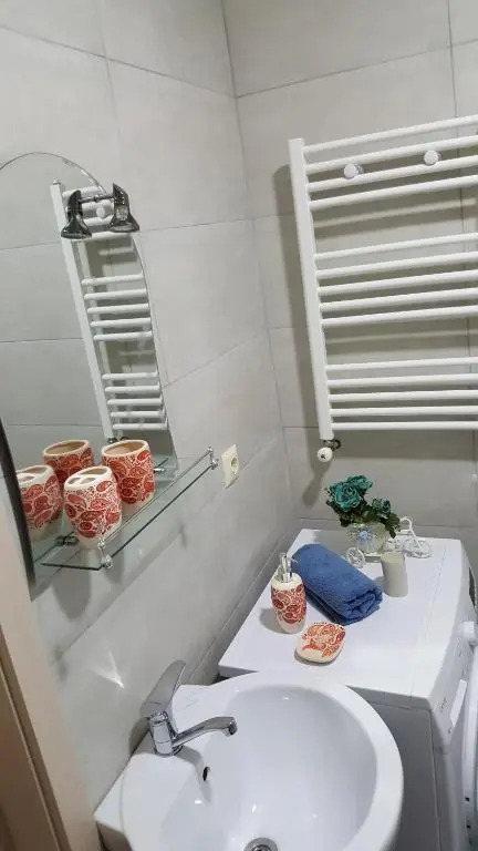 1 room hotel style apartment
