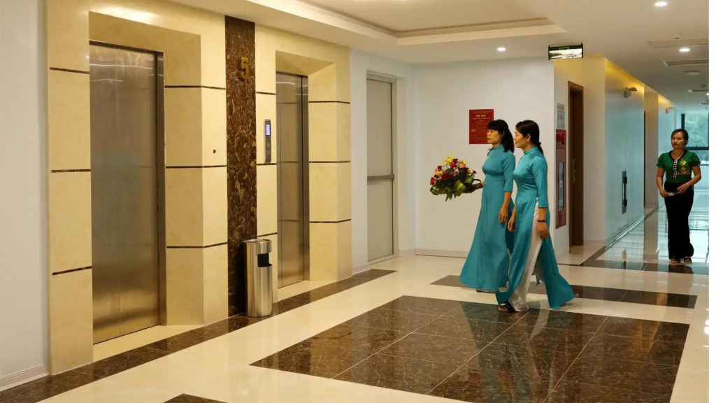 Khách Sạn Hoa Ban Trắng