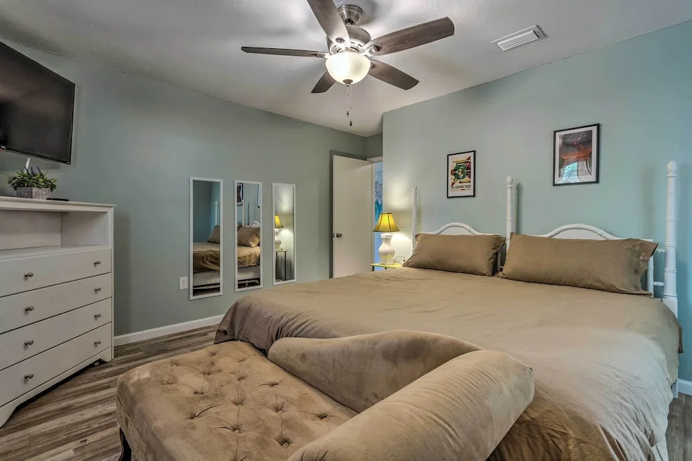 Stellar Fort Walton Retreat ~ 2 Mi to Beach!