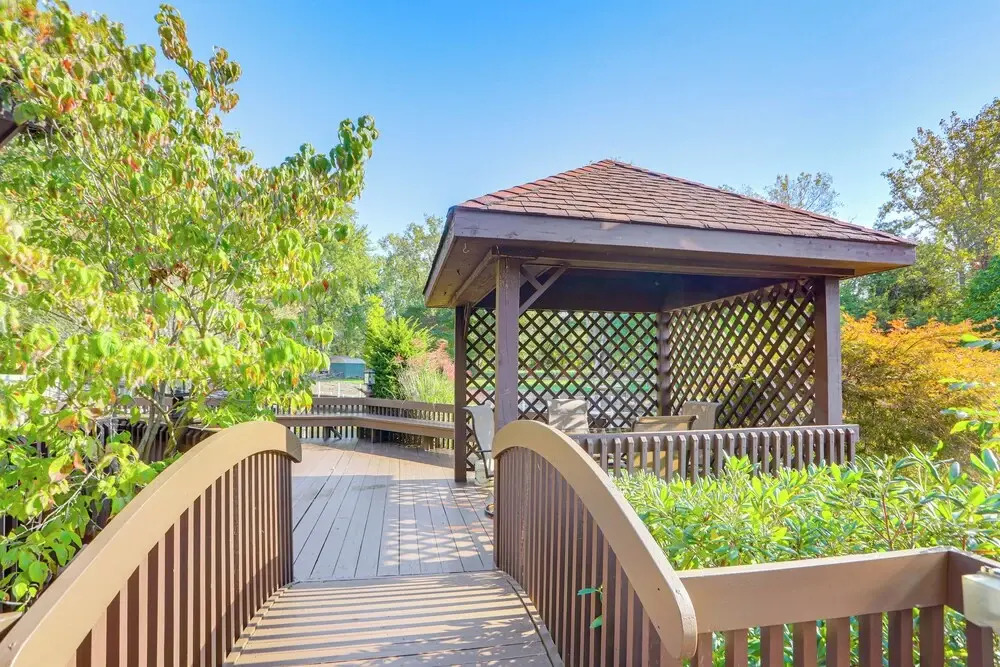 Vermilion River Home w/ Hot Tub & Private Dock