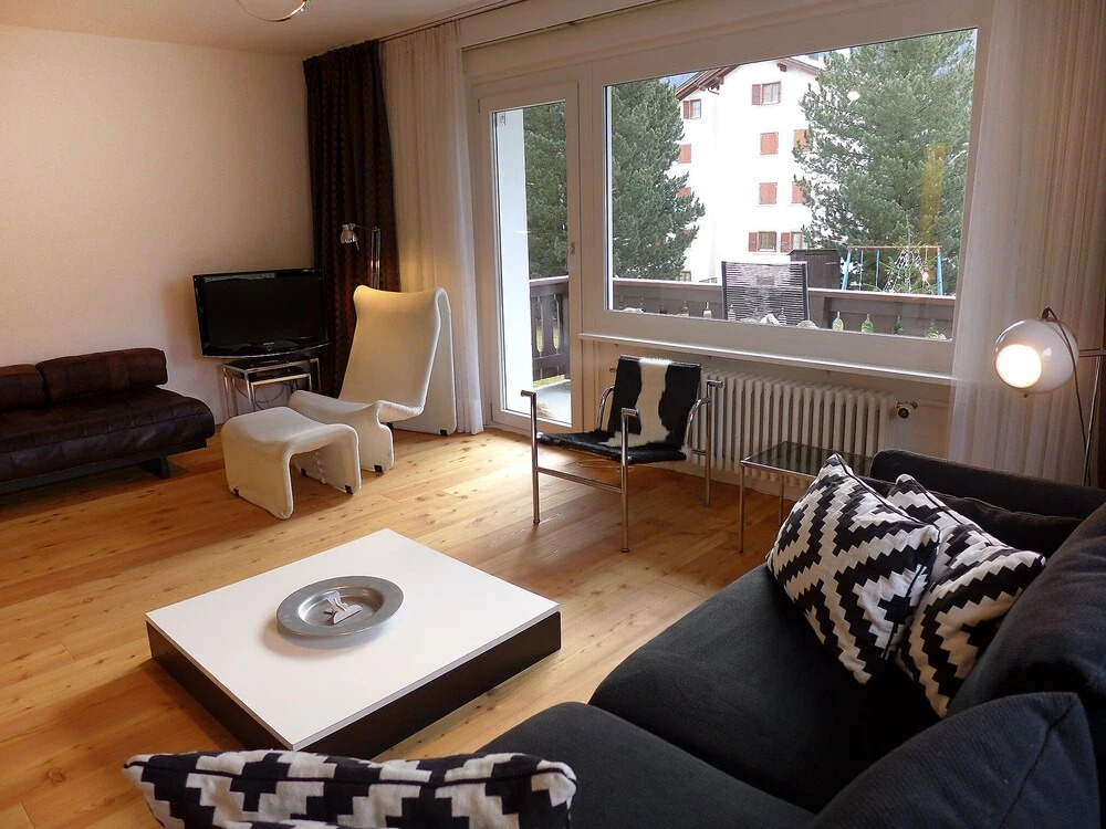Apartment Chesa Vuorcha by Interhome