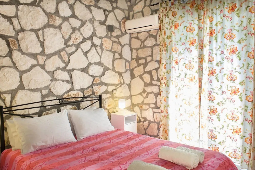 Harmony Villa 1 - 2bedrooms, Sleeps 6, Wifi, Parking, Near Laganas Beach
