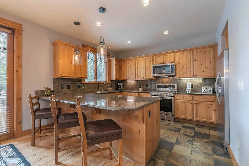 The Cottages, Summer Escape - Golf, Pool & Family Fun - 2-Bedroom