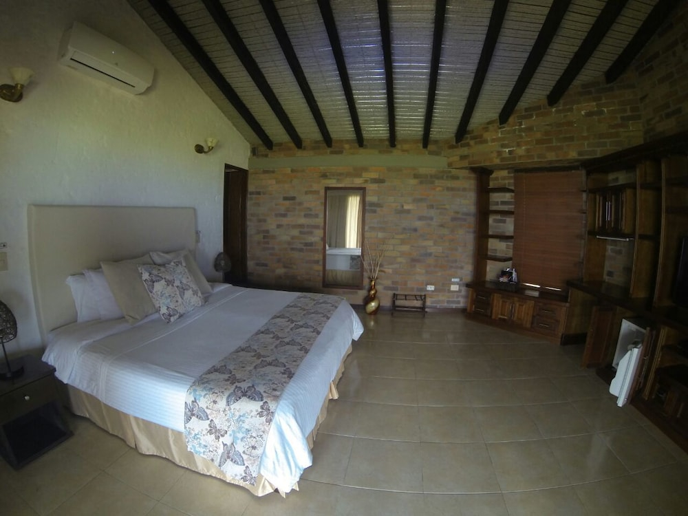 Hotel Tata Premium