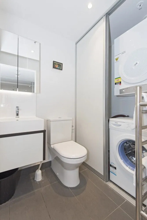 Stylish Modern Studio, Queens Resid, Gym & Pool