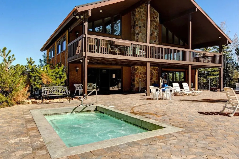 4BR 4BA Rustic Mountain Condo Park City by RedAwning
