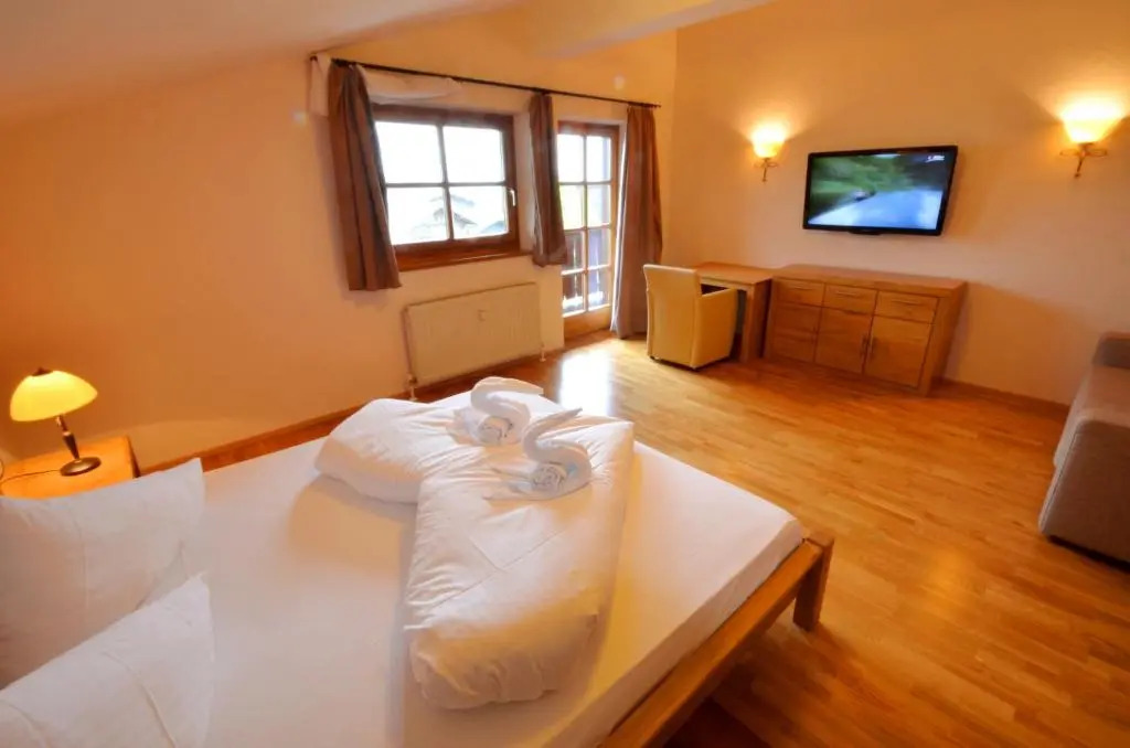 Select Top 10 - by Alpen Apartments