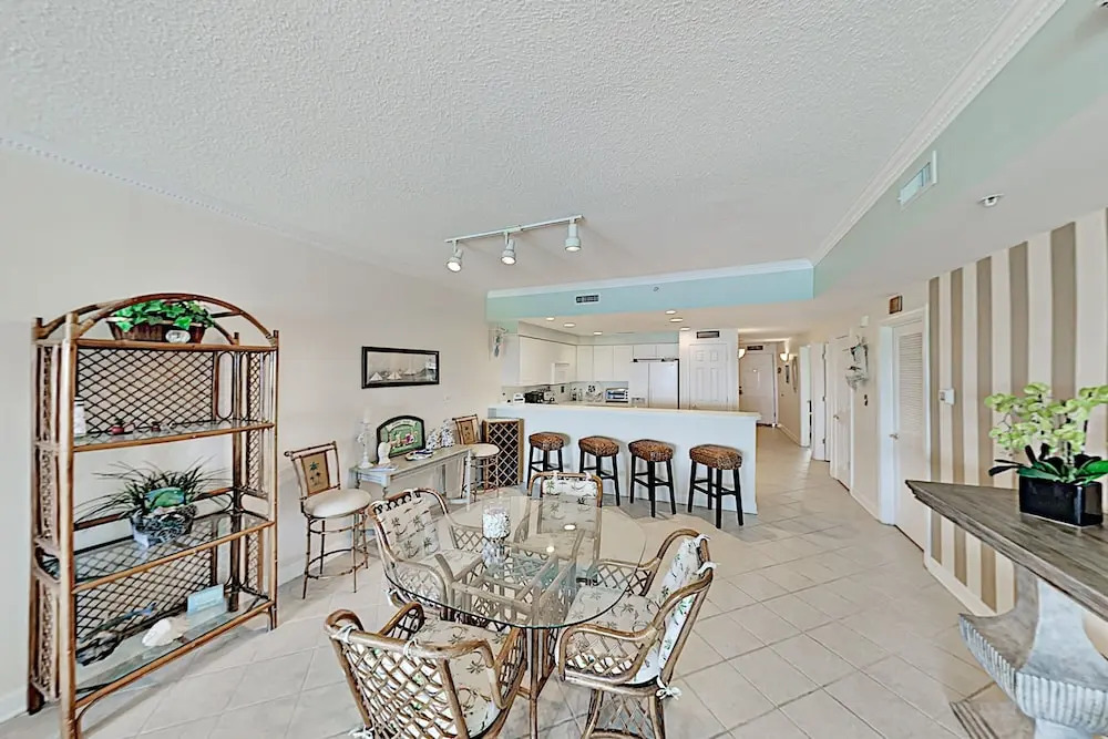 Bayfront Bliss Rooftop Pool, Short Walk To Beach 3 Bedroom Condo