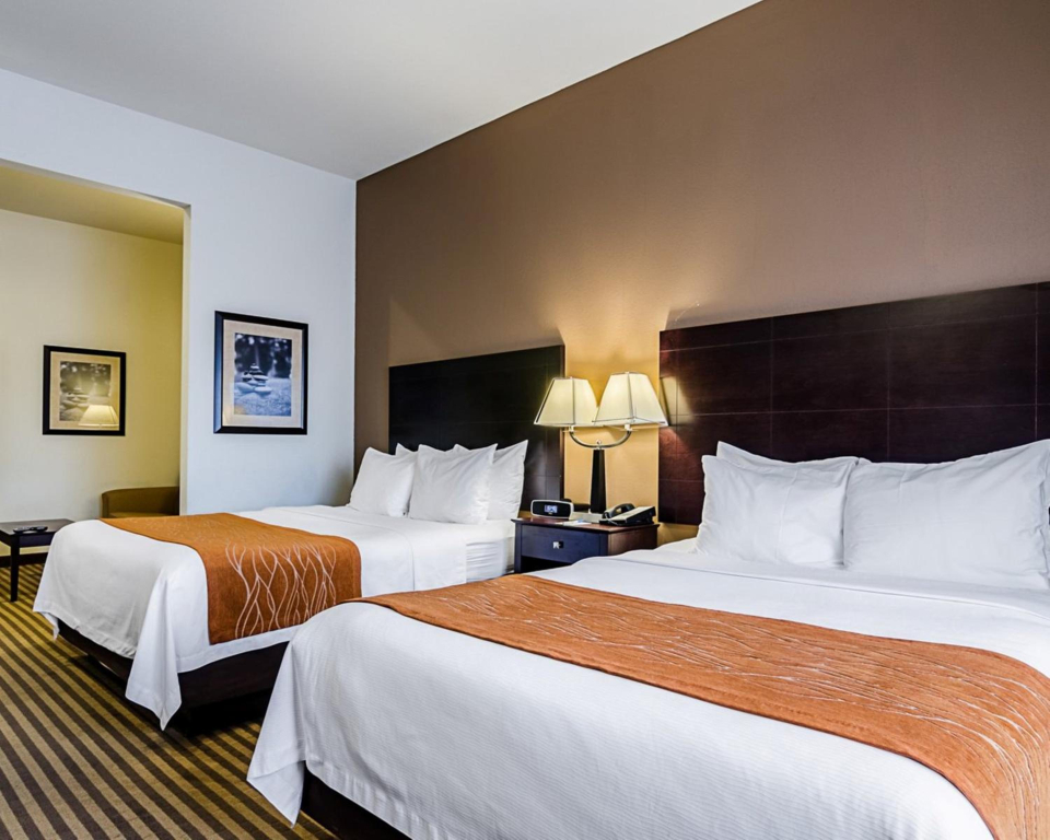Comfort Inn & Suites Lawrence - University Area