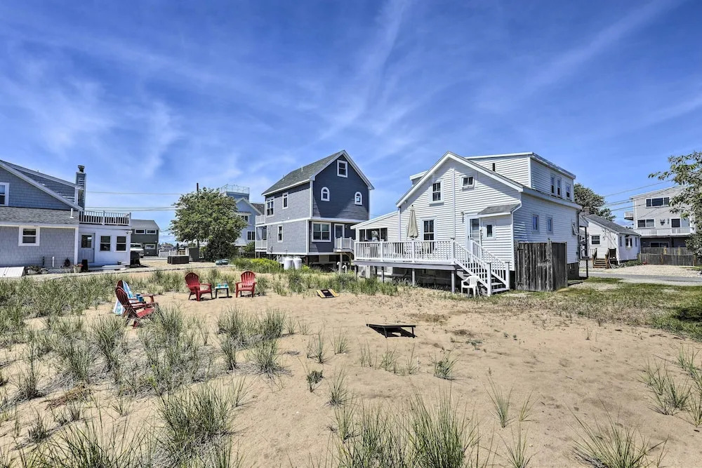 Plum Island Retreat ~ 1-block Walk to Beach!