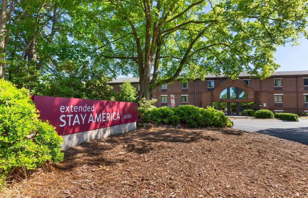 Suburban Studios Cary - RDU Airport