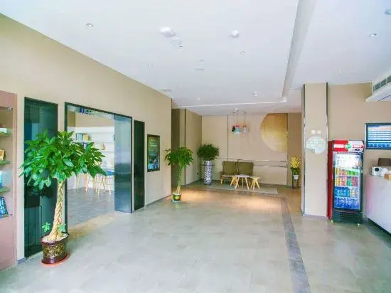 Homeinn · neo (Nanjing Qiaobei Hongyang Plaza Taishan Xincun Subway Station)