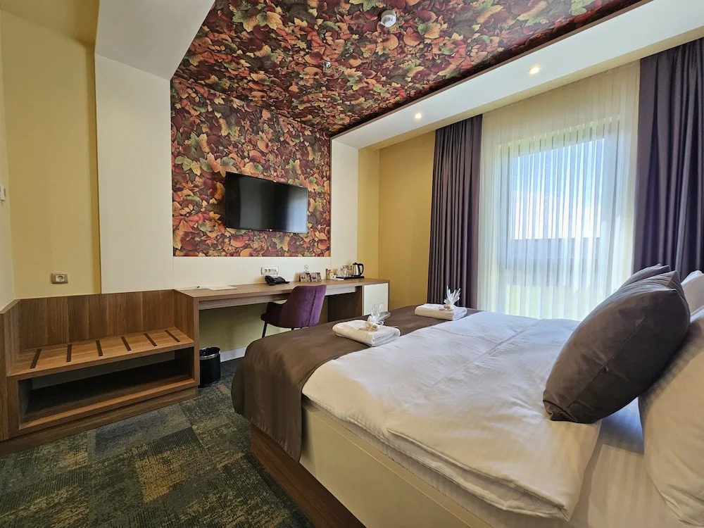 Hotel ETNA