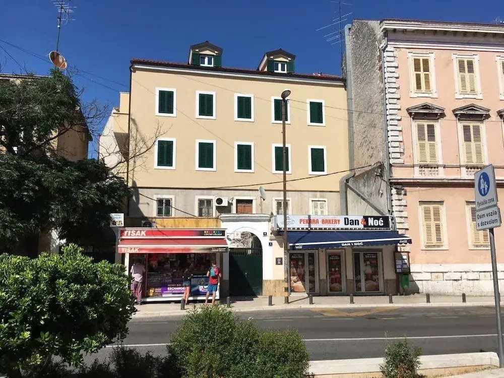 Apartments and Rooms Adriatic Suites