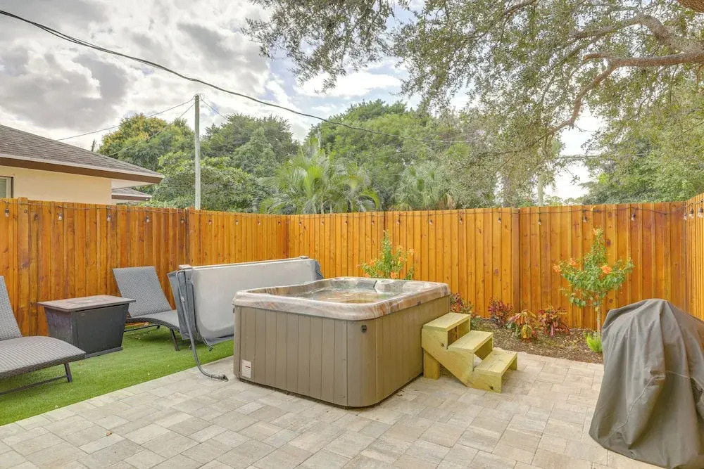 Walk to Parks, Eats & Bars: Stuart Home w/ Patio