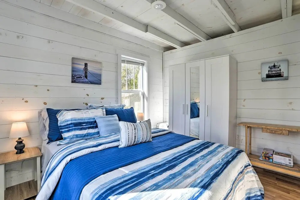 Cozy Cedarville Cottage - Walk to Lake Huron!