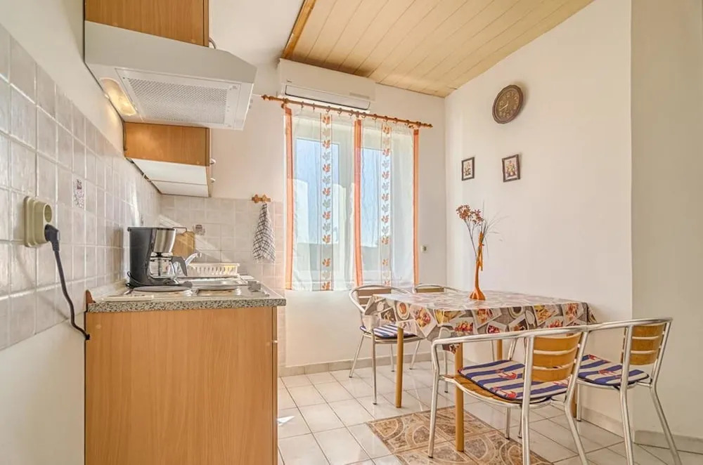 Comfort Pool Apartments
