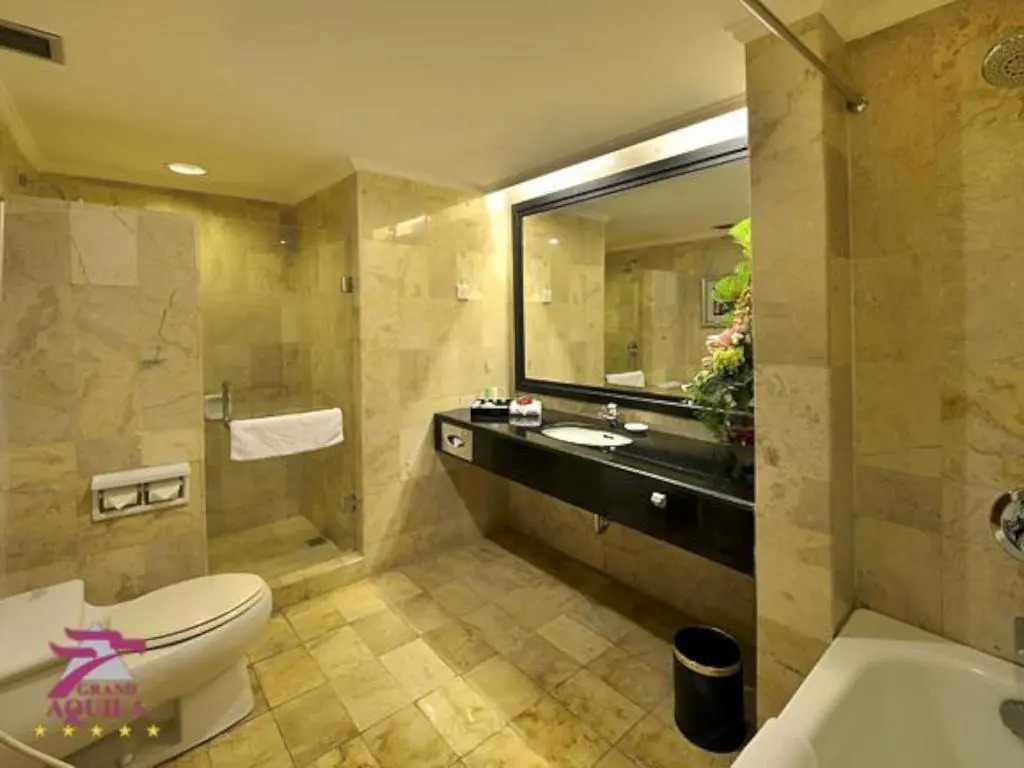 Grand Aquila Hotel