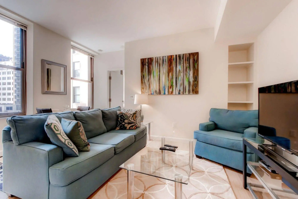 Global Luxury Suites at Bay Village