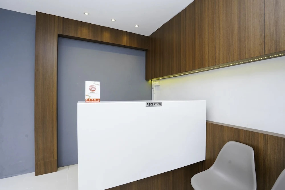 F7 Residence by OYO Rooms