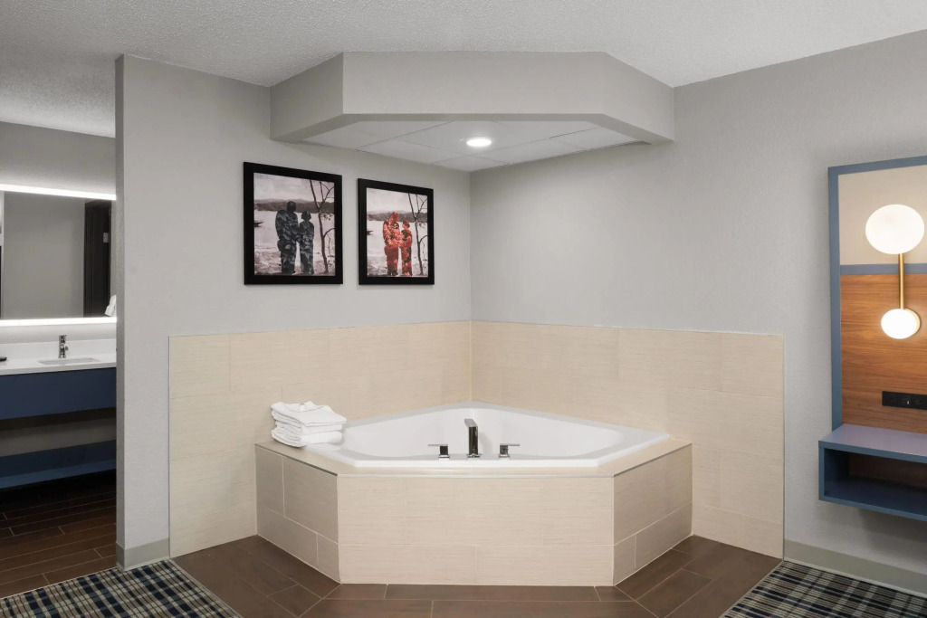 AmericInn by Wyndham Tofte Near Lake Superior