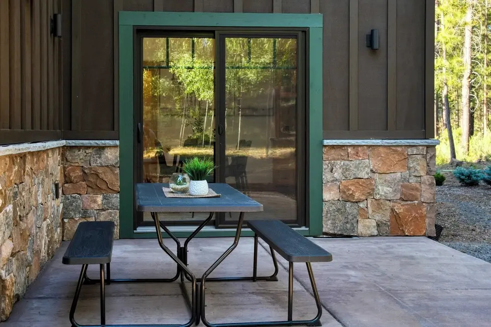 Spring River Retreat by Avantstay Lakefront Luxury w/ Hot Tub, Game Room & Near Bend