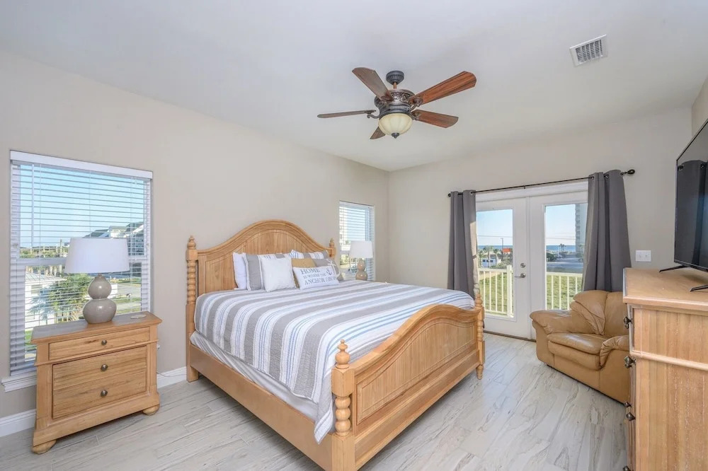Gorgeous East Beach W/ Pool - Steps To Sand 5 Bedroom Home