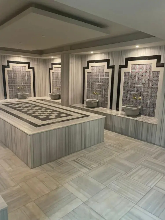 Heaven Hills Complex