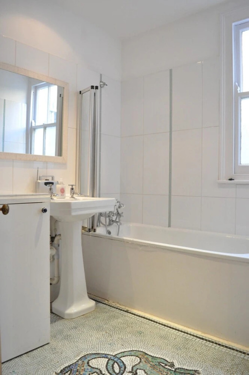 3 Bedroom Apartment in Clapham North