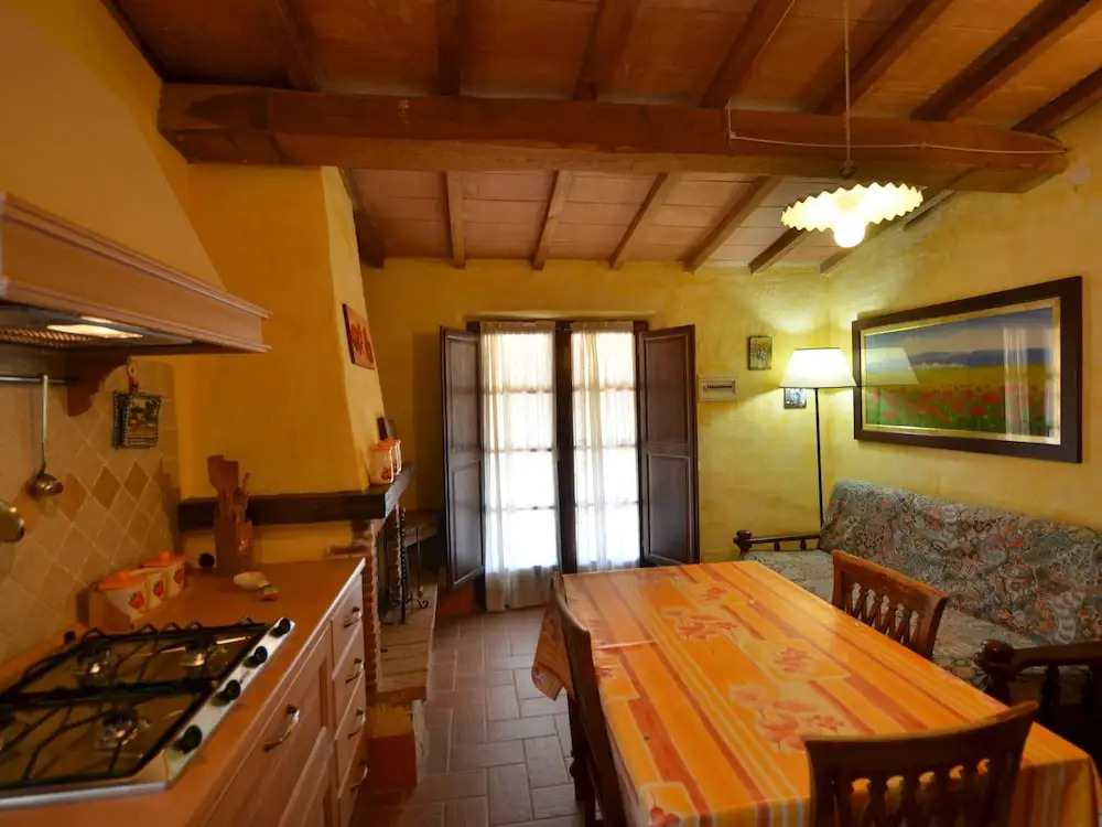 Attractive Apartment with Large Pool & Hot Tub