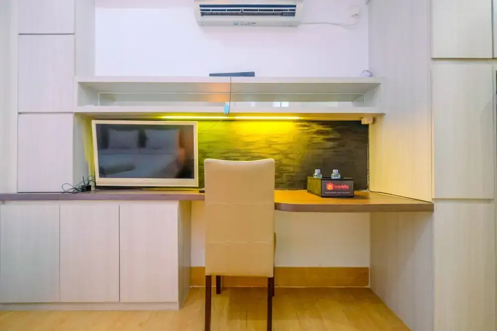 Modern Style Studio Apartment at Azalea Suites with City View
