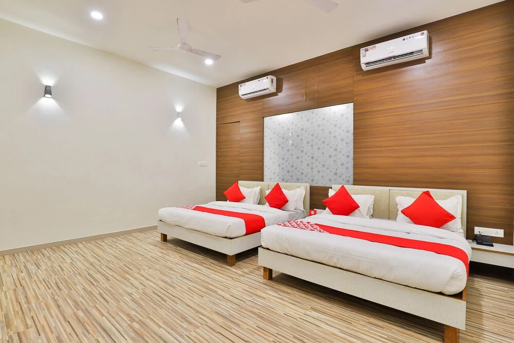 OYO 18775 Utsav Banquet And Rooms