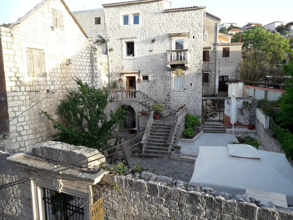 Guest House Exalto