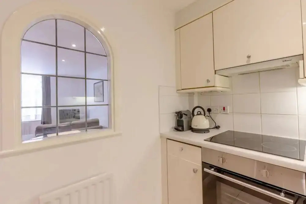 Stunning 2 Bedroom Apartment in the Heart of Westminster
