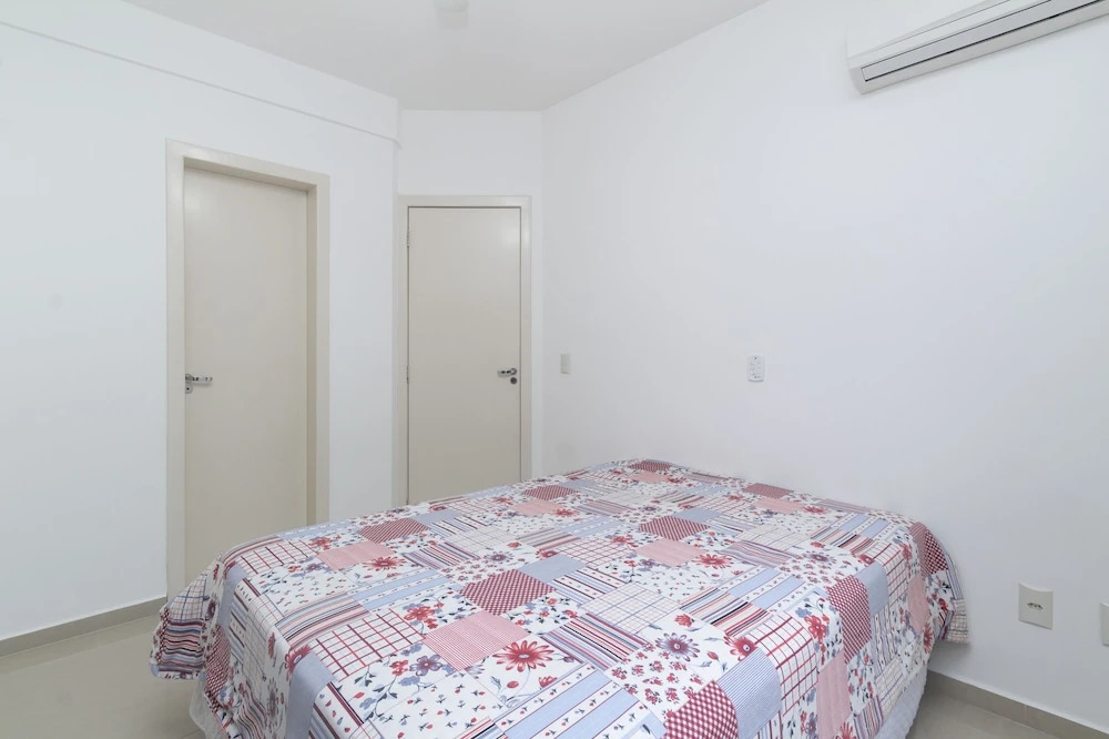 Aluguel De Apartamento 2 Quartos Sendo 1 Suite A 50 Metros Do Mar Em Bombas