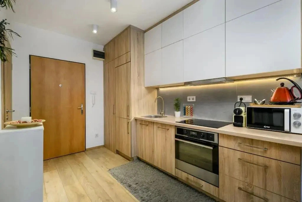Designer City Studio w/XL balcony