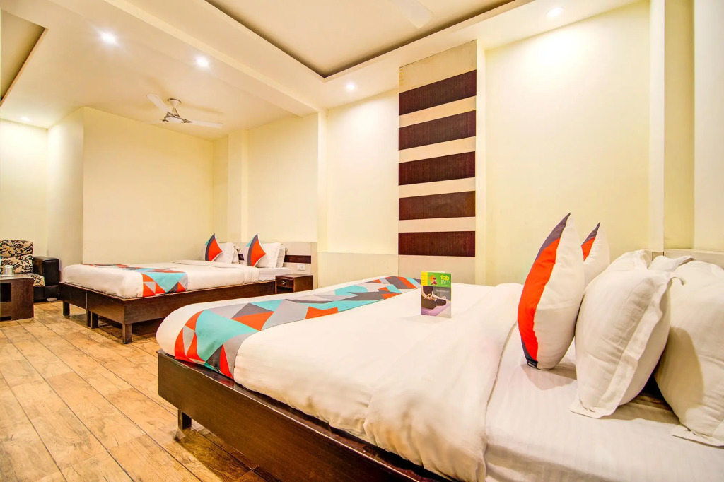 Atulyam Stays Sushant Golf City
