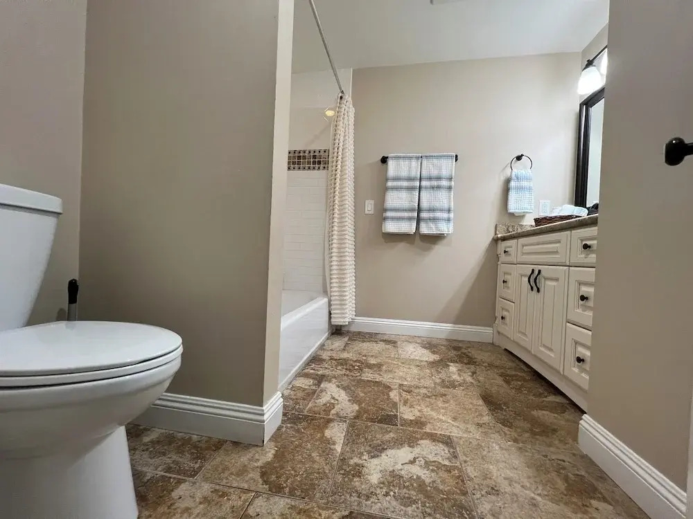 Awesome 4 Bedroom, 3 1/2 Bath Home 1/2 Mile Walk To Disney