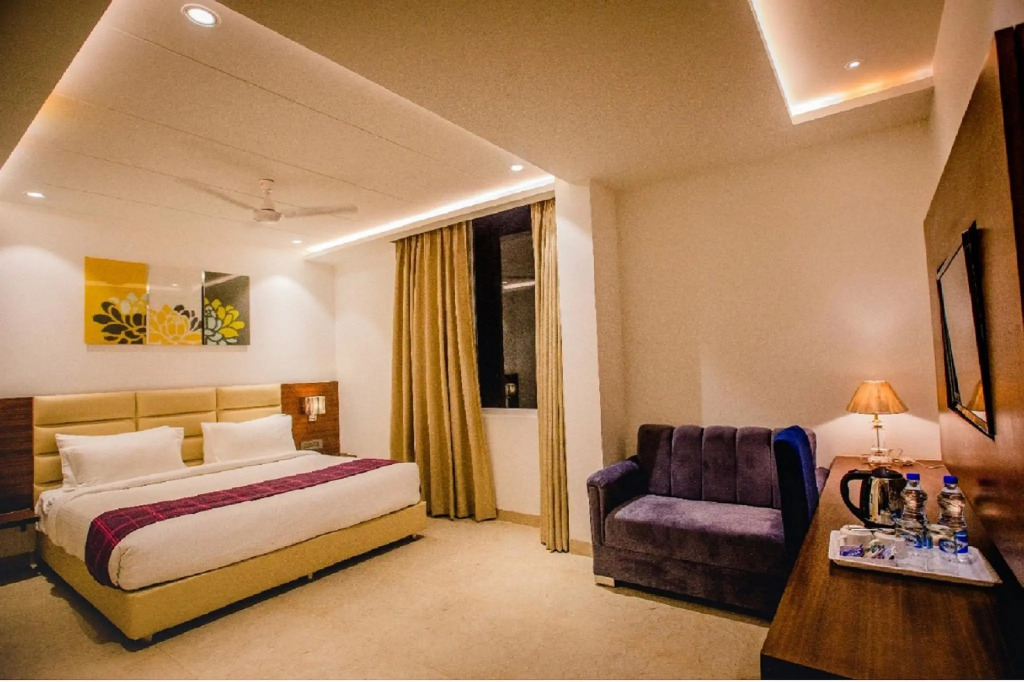 HOTEL TEN SQUARE - 5 Minutes from The Taj Mahal