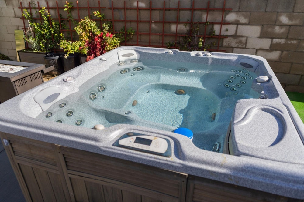 Fully Renovated 2BR Home With HOT TUB Private Fenced Yard Patio Near Noho Arts District p42
