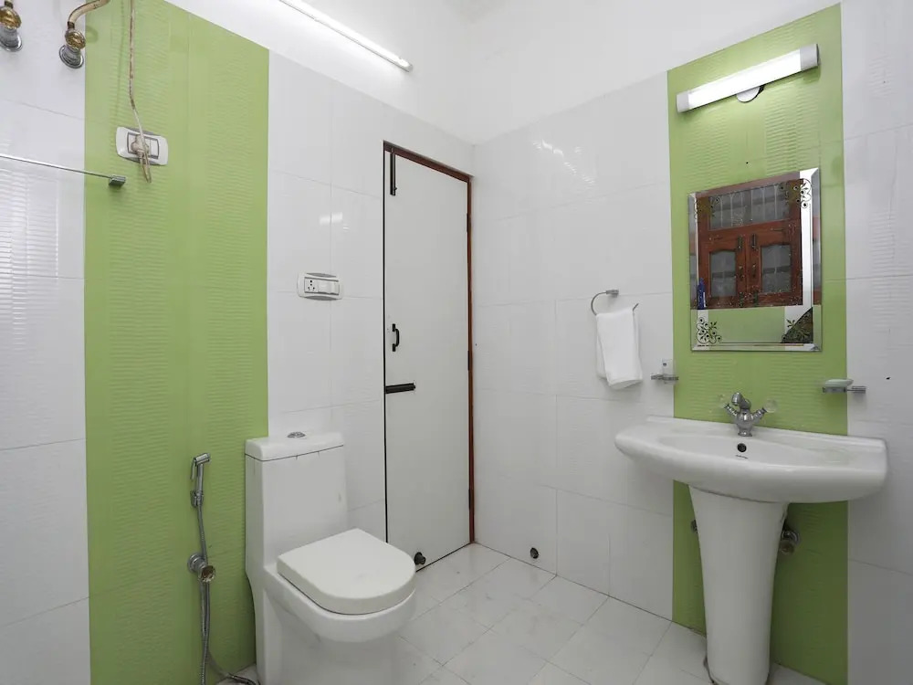 OYO 13293 Home Luxury Villa Canal Road