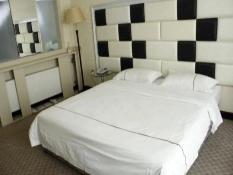D6 Hotel South Railway Station