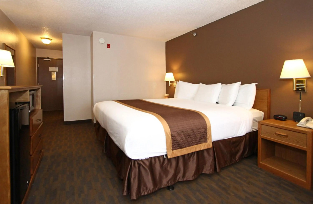 New Victorian Inn & Suites Lincoln
